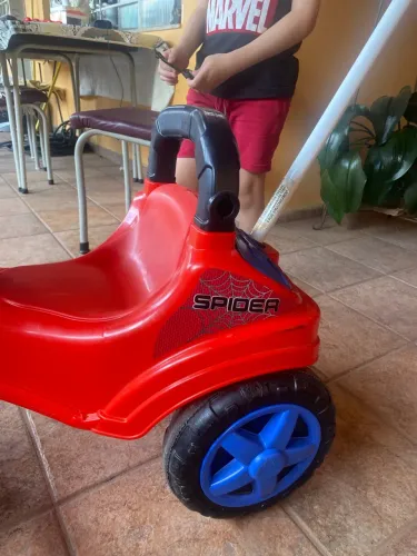 Triciclo infantil maral city spider multicolorido