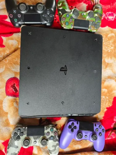 PS4 SLIM 500GB 4 CONTROLES