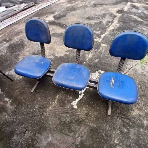 Cadeira de 3 lugares conjugada 