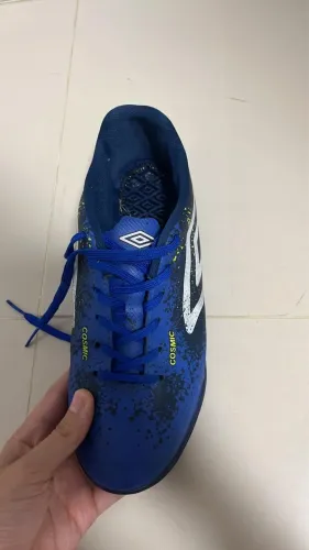 Chuteira society umbro 