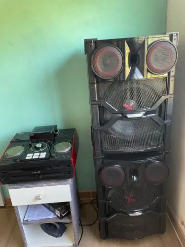 Som LG X boom