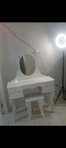 VENDO, troco por uma bancada de nail design. está toda conservada!!