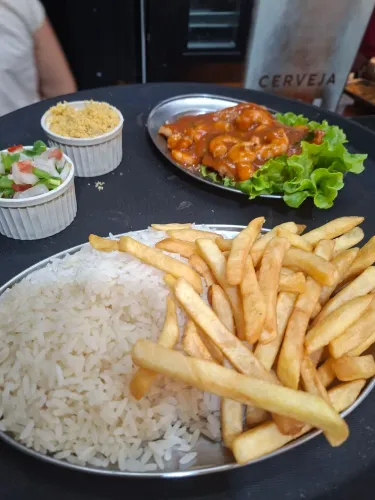 Vaga de ajudante de cozinha / Salada