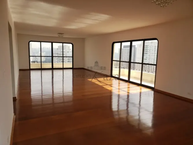 Cobertura Duplex - Alto da Boa Vista - 6 Suítes - 647m².