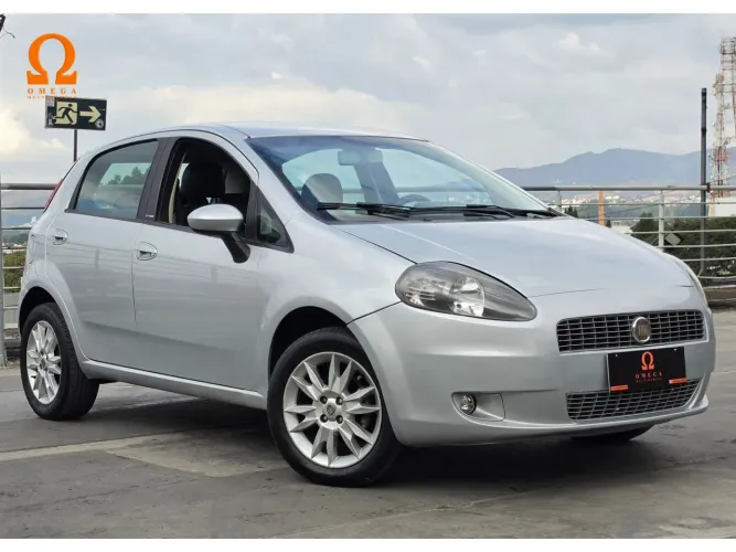 Fiat Punto Essence 1.6 Flex 16V 5P 2012