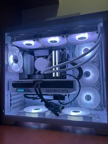 PC Gamer Pouquíssimo Usado -Intel I5 14600kf Rtx 4070 32gb Ram B660m Gaming X - Excelente