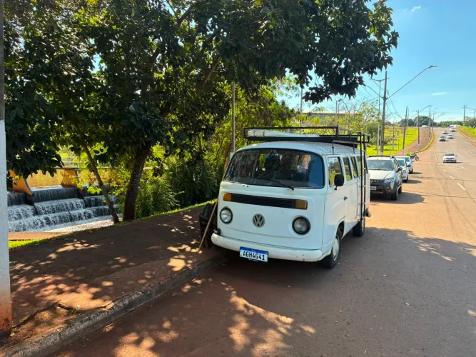 Volkswagen Kombi Standard/ Luxo/ Serie Prata 1996