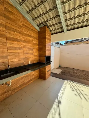 VENDO OU ALUGO CASA 3/4 , COM CHURRASQUEIRA REGIÃO SUL