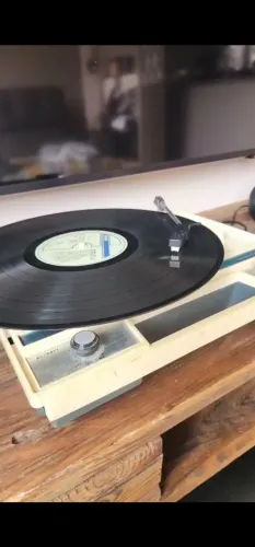 Vitrola Disco de Vinil Sharp