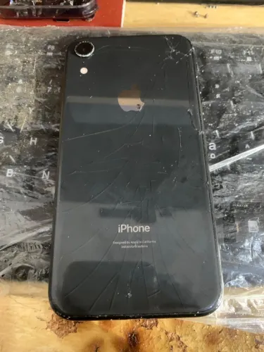 iPhone XR com detalhes
