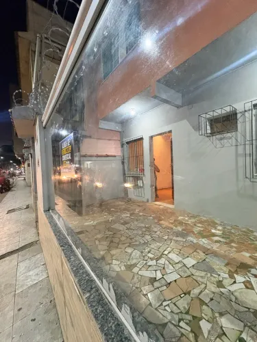 Alugo Imóvel Comercial no Centro de Piabetá - 100 m²