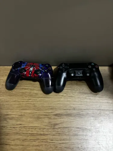 2 controles de Ps4