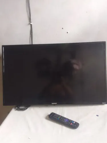 vendo um tv 32 polegadas para reaproveitar peças