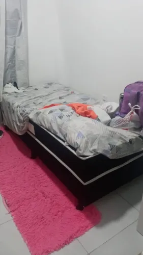 Cama seminova 
