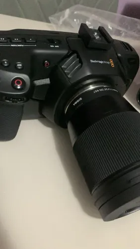 blackmagic pocket cinema 4k com 16mm 1.4