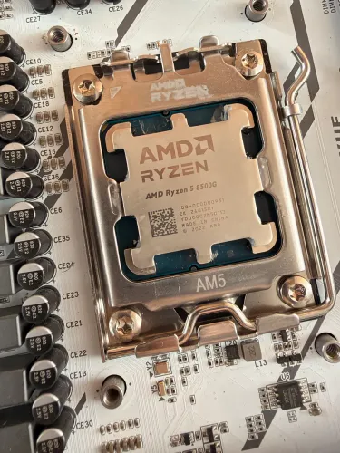 Kit placa mae b650 e ryzen 8500g