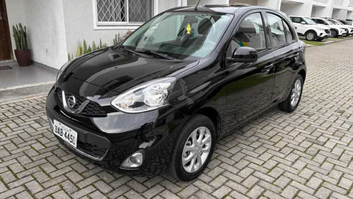 Nissan March SV 1.0 12V Flex 5P 2015