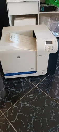 Vendo impressora HP Color LaserJet CP 3525n