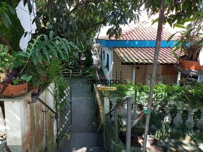 Sobrado duas casas + oficina para morar ou para renda