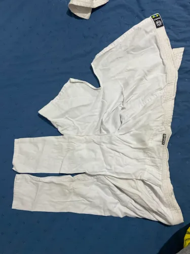 Vende-se Kimono Shiroi infantil poucas vezes usado