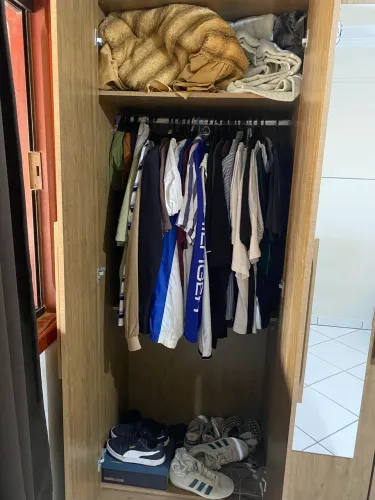 Armário 6 portas com 4 gavetas e dois espelhos