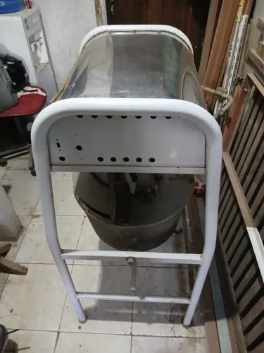 Máquina de cozimento e mosturadora