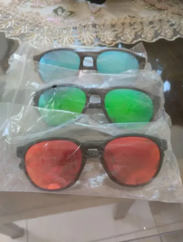 Vende se, óculos UV,alta proteção em modelo esporte,