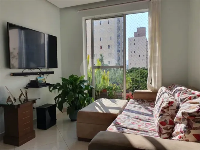 Apartamento à venda com 2 quartos no condomínio Residencial Parque Das Orquídeas, São Paul