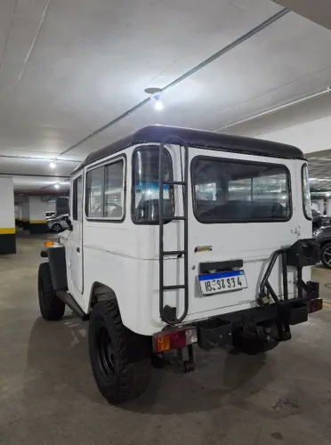 Toyota Band.Jipe Cap.de Aço Chas. Curto Diesel 1988