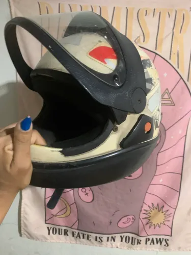 Capacete