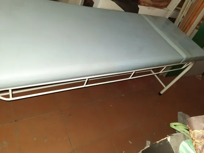 Maca com estrutura de ferro usada em bom estado