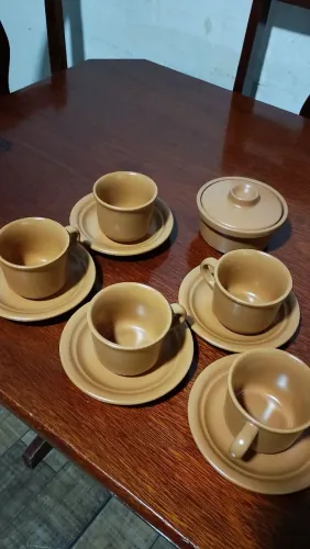 Jogo de café/chá em cerâmica caramelo 