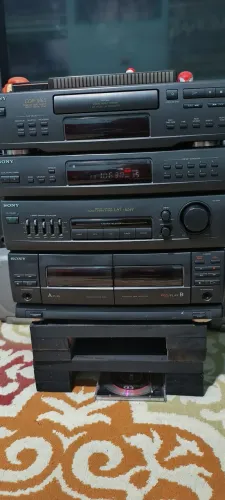 SOMENTE A CENTRAL MINI SYSTEM SONY LBT-65W COM TOCA DISCOS E CD PLAYER ORIGINAIS.