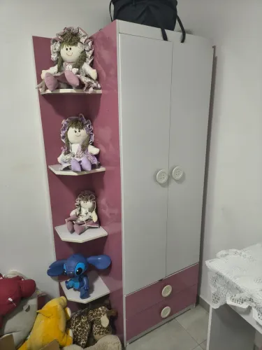 Guarda roupa infantil + cômoda.