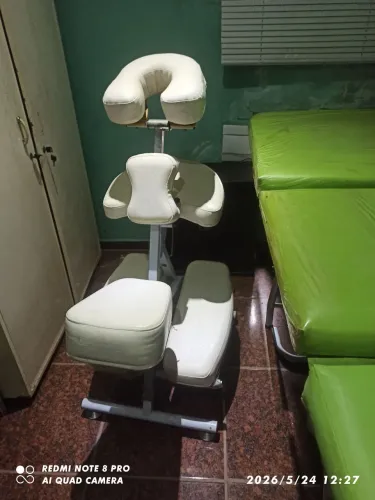 Cadeira Shiatsu, muito conservada