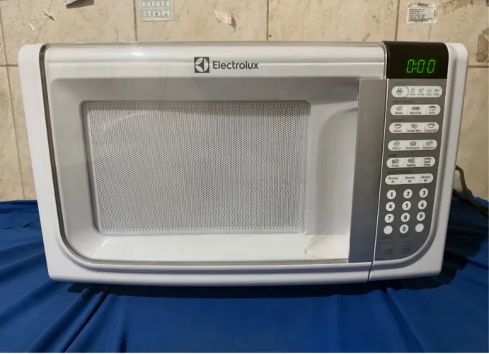 Microondas Electrolux branco! 32 litros 