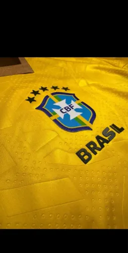 Camiseta Brasil 1.1 bordada emborrachada
