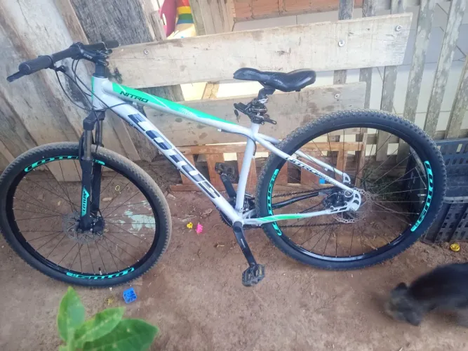 Vendo bicicleta lótus perfeitas condições 400 R$