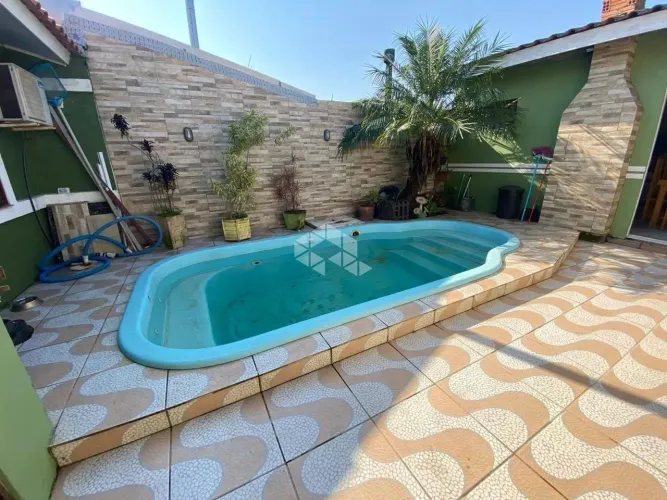 Casa / Casa de piscina / 2 Dormitórios / 2 Vagas / São José / Ozanan / Canoas / RS
