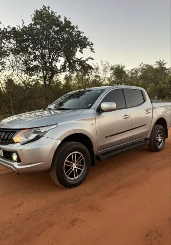 Mitsubishi L200 Triton Sport GLX 2.4 CD Diesel Mec. 2020