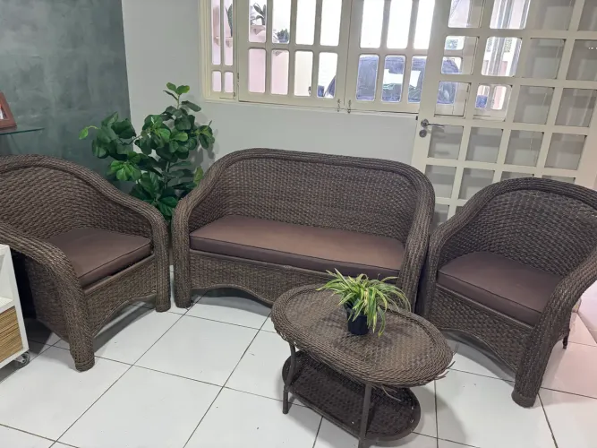 Vendo Conjunto com 4 peças em fibra para área, terraço ou jardim .