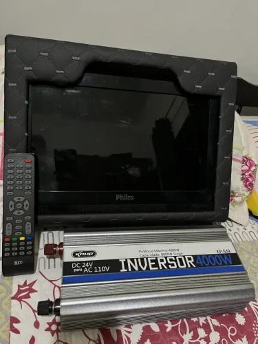 Televisão 18 polegadas na caixa pronta pra instalar no caminhão Mais inversor 4000w 24v