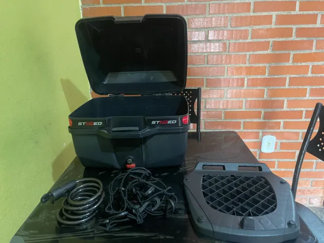 Vendo baú traseiro para Moto 35L completo com suporte 