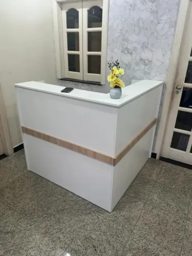 BALCÃO EM L DE ATENDIMENTO 