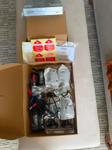 Vendo kit de câmeras completo novo nunca usado com 4 câmeras