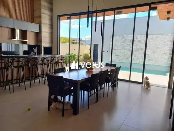CASA EM CONDOMÍNIO à venda, 3 quartos, 3 suítes, 2 vagas, LARANJEIRAS - Uberlândia/MG