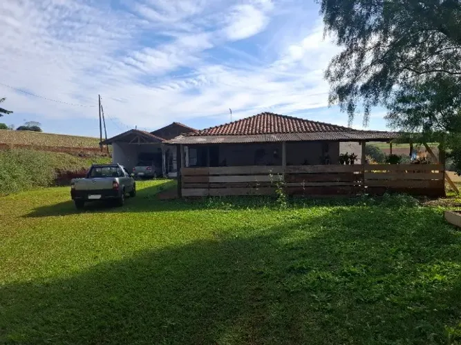 Sítio de 11,66 hectares próximo a Guaravera e São Luiz, com casa, fundos com rio do Cerne