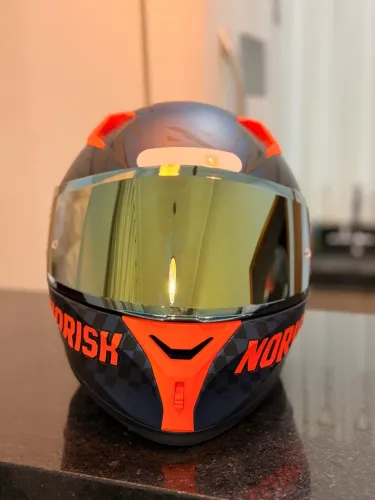 CAPACETE NORISK - Usado 4x NOVO.