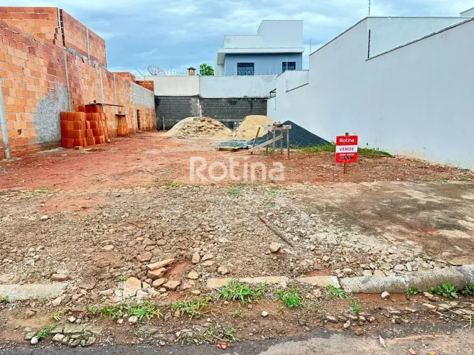 TERRENO PLANO, SOL DA MANHA, ÓTIMA LOCALIZAÇÃO NO BAIRRO, AO LADO ROYAL PARK 10X25