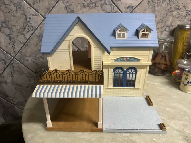 Sylvanian courtyard home - RESERVA 